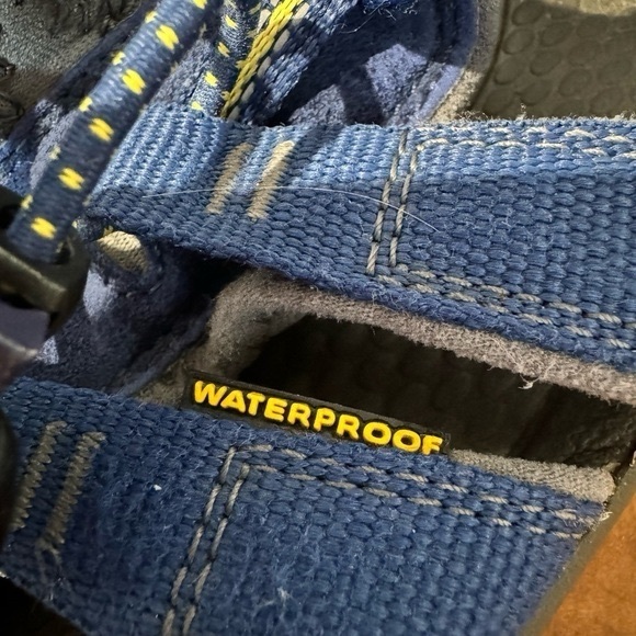 Keen Hybrid Waterproof Washable Youth Size 5 Sports Activewear Hiking Sandals - Picture 10 of 12
